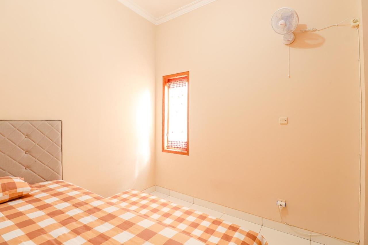 Hotel Griya 90Tr Syariah Ngaglik Zewnętrze zdjęcie